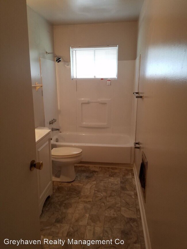 Building Photo - 1 br, 1 bath House - 135 Hunt Ave