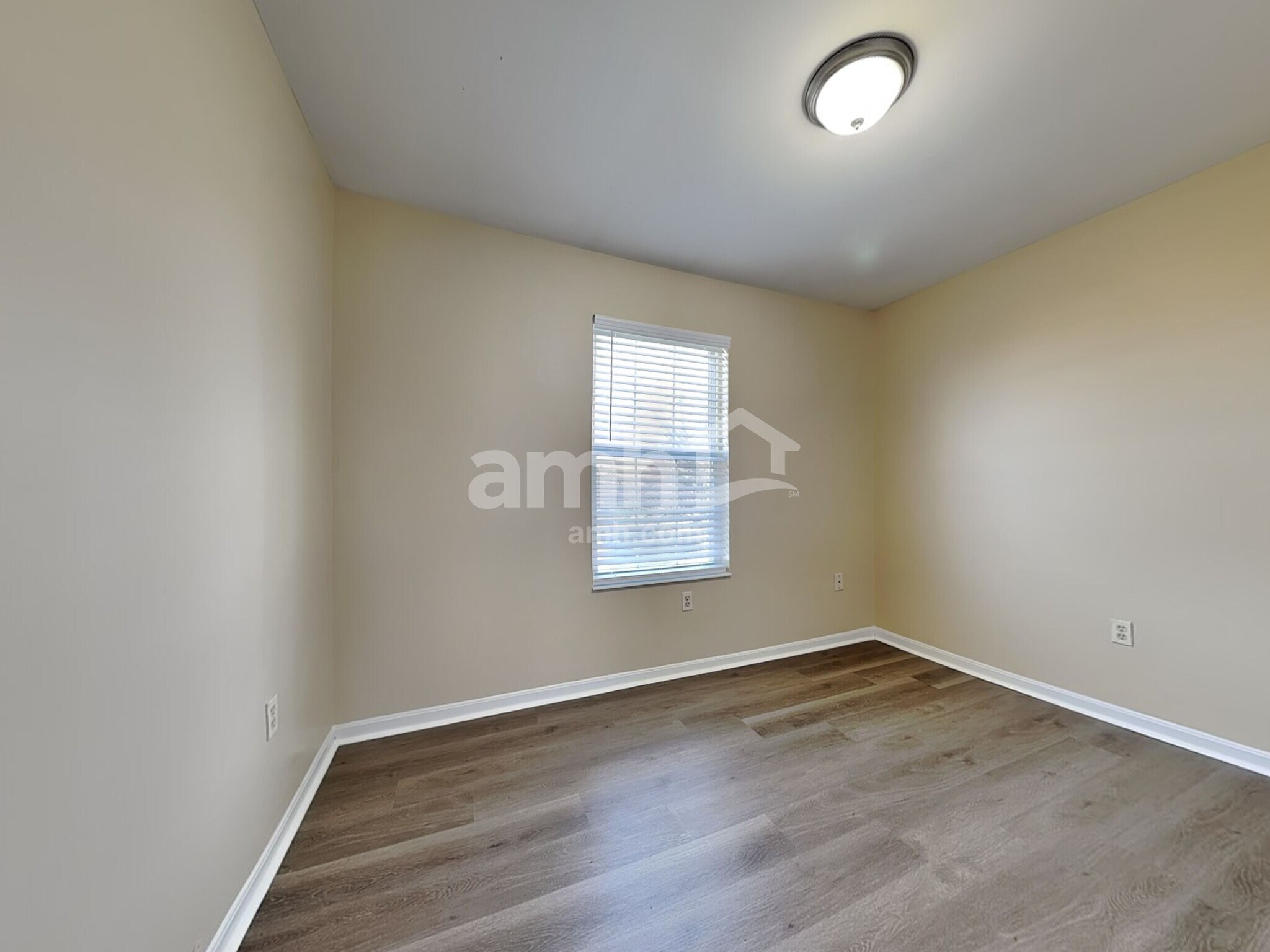 Building Photo - 103 Carrie Way
