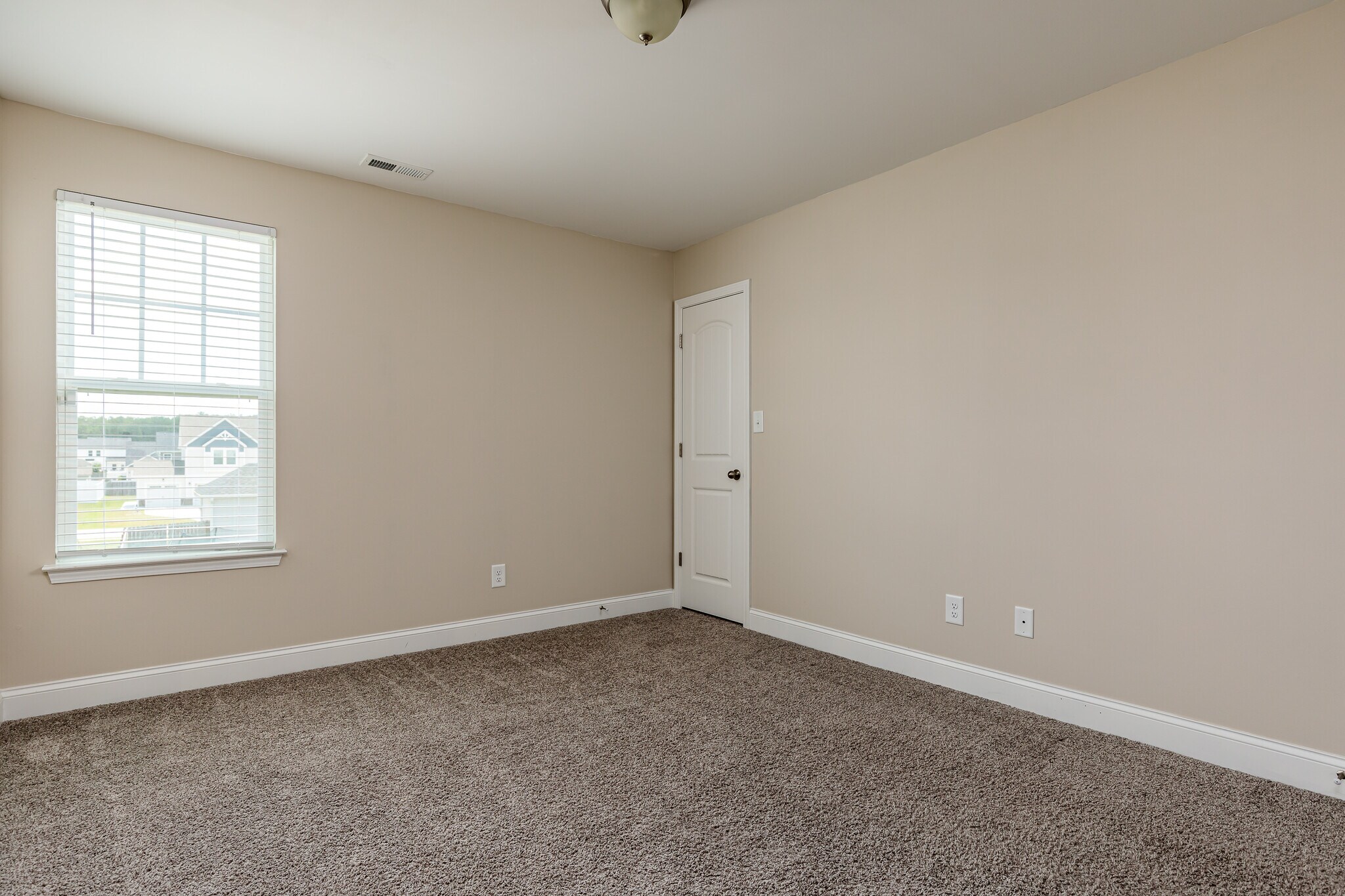 Building Photo - 290 Brentmoor Dr