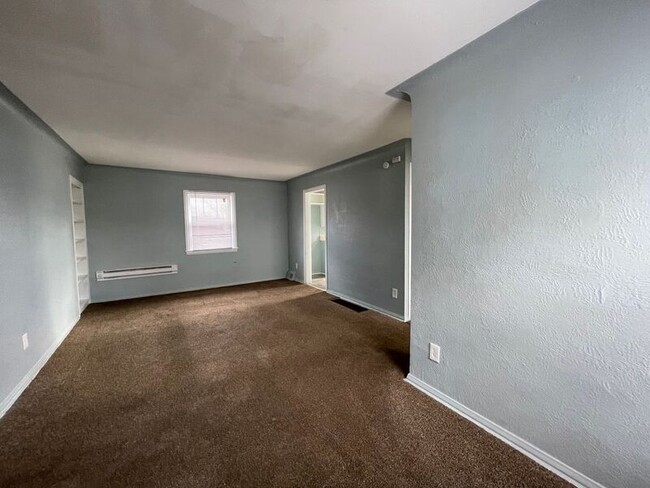 Building Photo - 1263 Crestwood Rd
