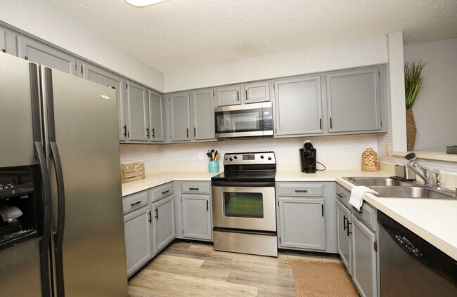 Building Photo - 55 Bay Dr