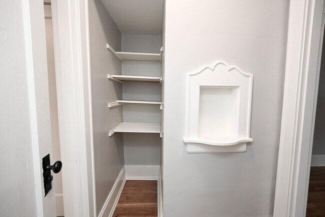 Building Photo - 4005 Huston Ave