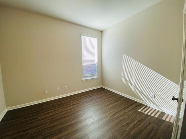 Building Photo - 5205 Leaning Tree