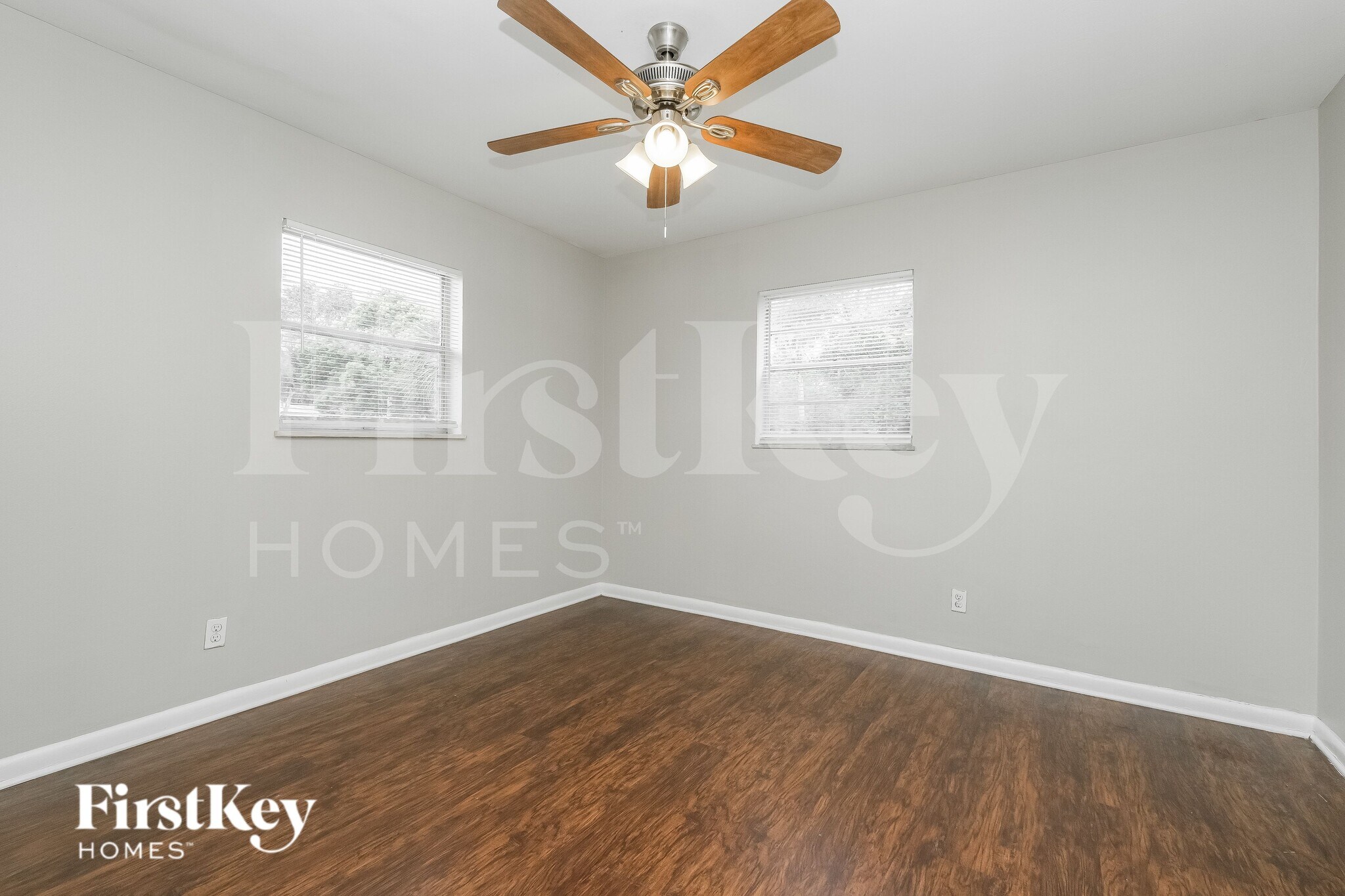 Building Photo - 9331 N Forest Hills Dr