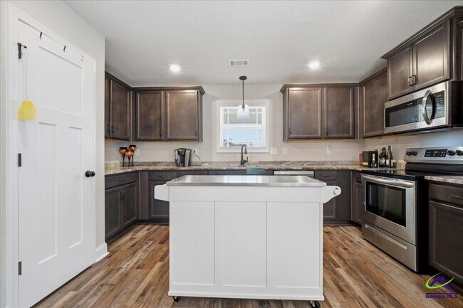 Building Photo - 103 Hawks Rdg Trce