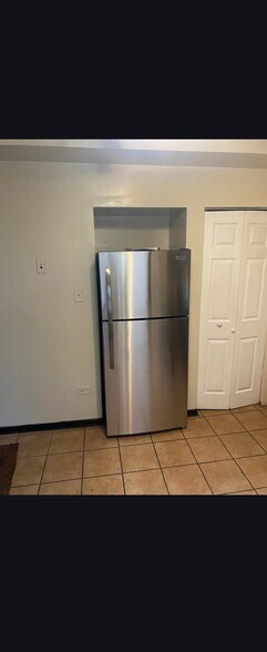 Building Photo - 6329 S Loomis Blvd