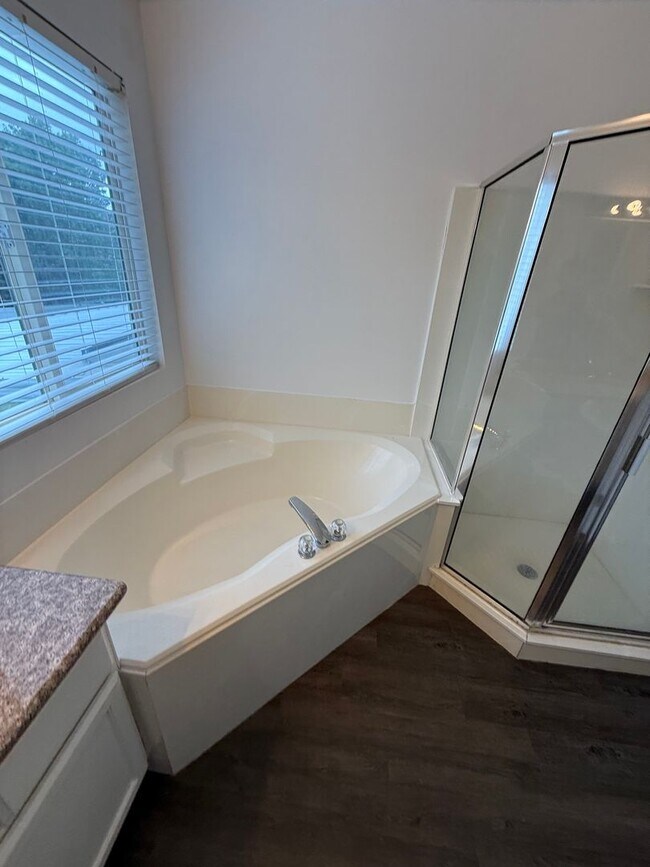 Building Photo - Coming soon 4 Bed/ 3 Bathroom house in Wes...
