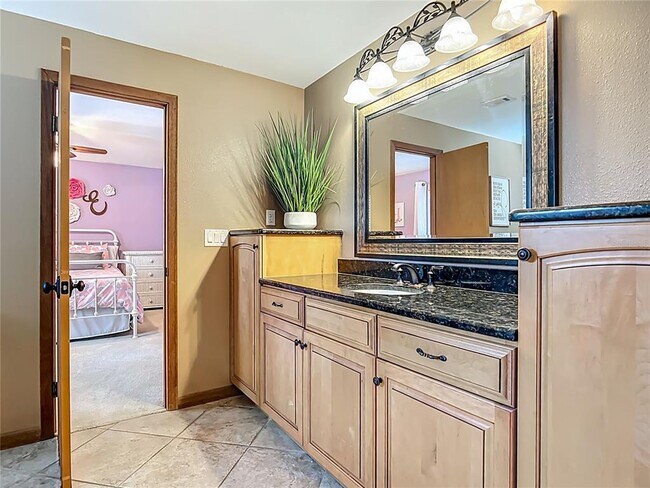 Building Photo - 4661 SW 7th Avenue Rd