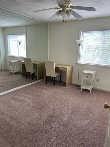Building Photo - 403 Berryfield Ln