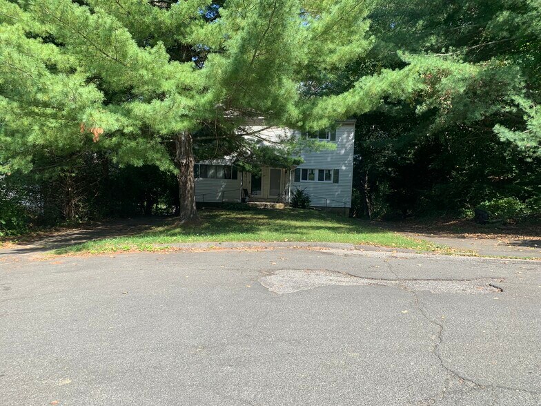 Building Photo - 64 Knollwood Dr