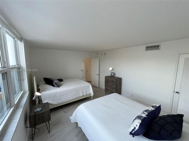 Building Photo - 1340 S Ocean Blvd