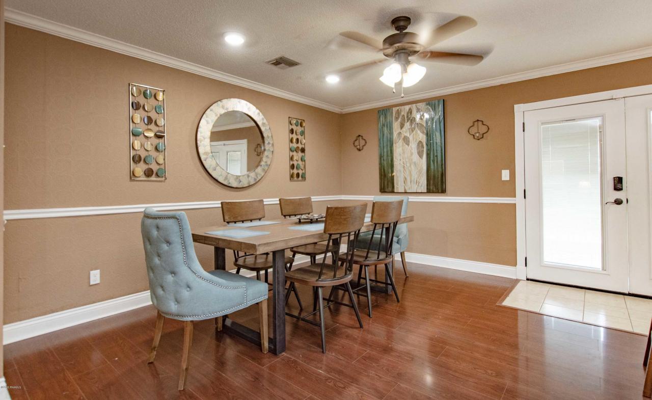 Dining - 210 N William Dr