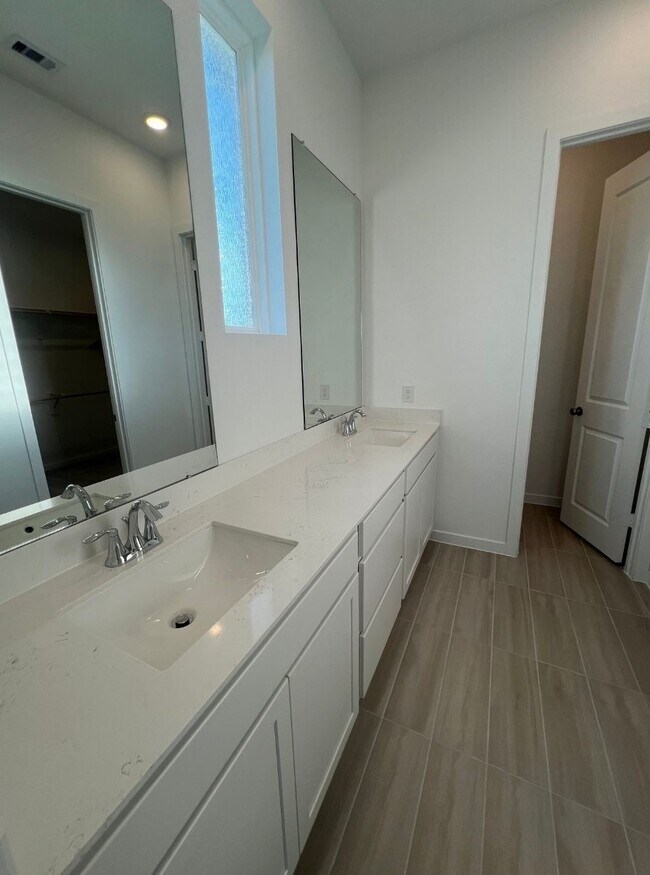 Building Photo - 4045 Centennial Ridge Dr