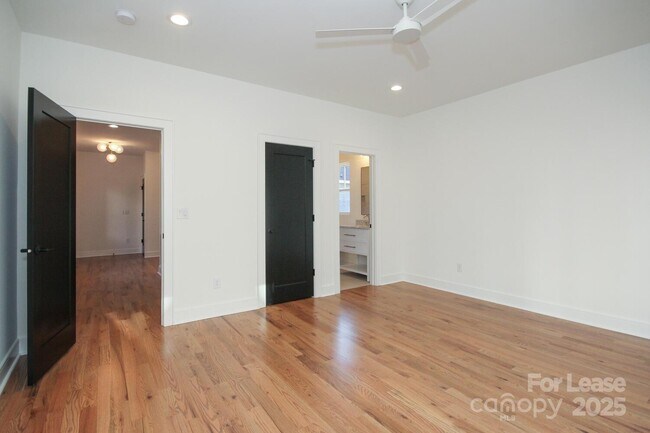 Building Photo - 1110 Greenleaf Ave