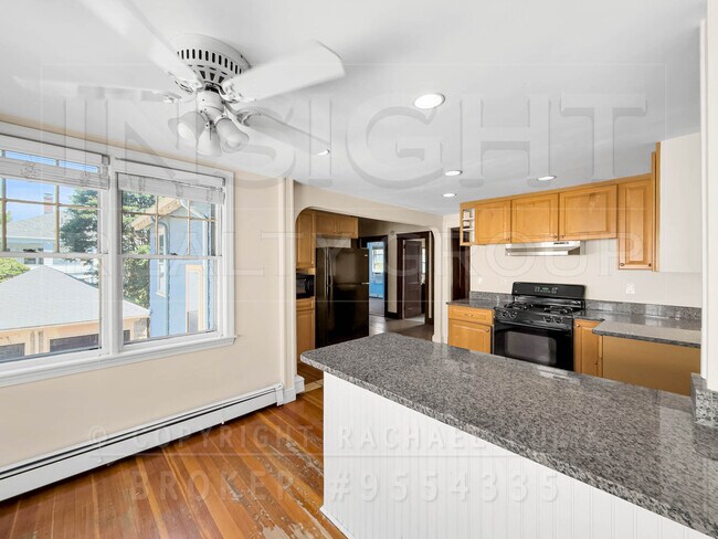 Building Photo - 61 Moraine St
