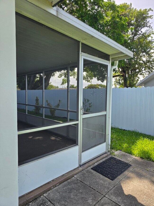 Building Photo - 2672 Rockcrest Ct