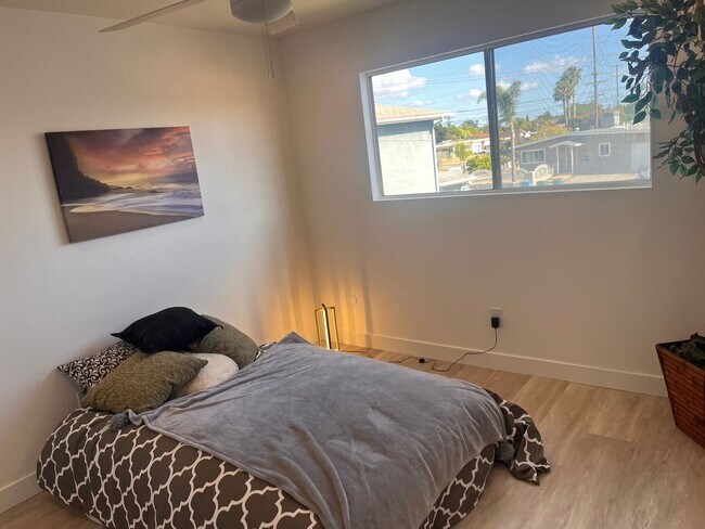 Building Photo - You must see this most amazing Clairemont “penthouse” ever!