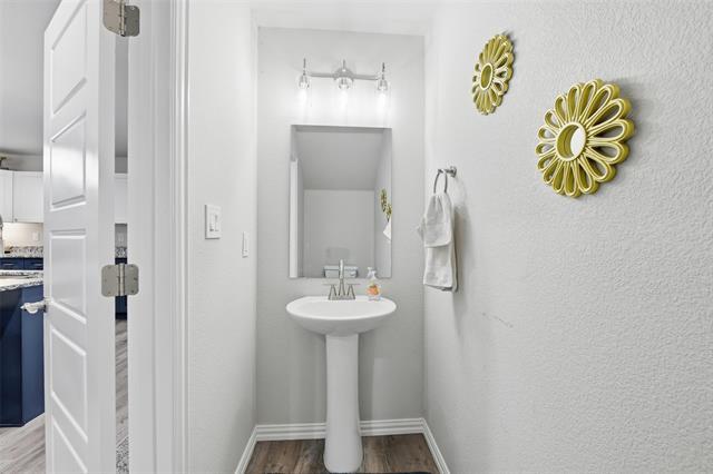 Building Photo - 933 River Rd