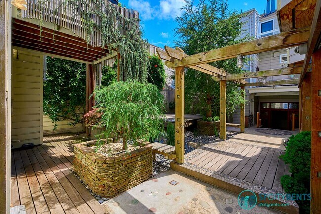 Building Photo - Intimate Super-Lux Home in Zen Garden Sett...