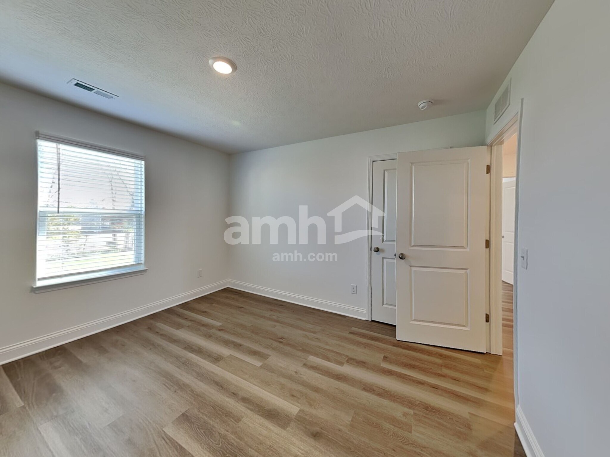 Building Photo - 204 Kramer Mills Dr