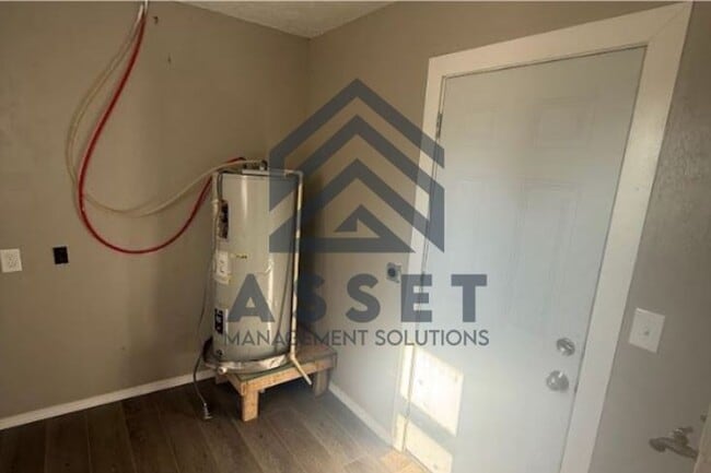 Building Photo - 2 Bedroom Home Available for Lease & Rent to Own!