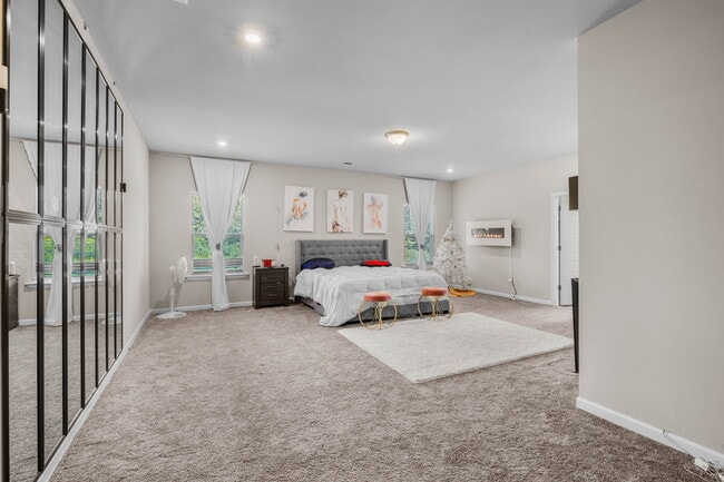 Building Photo - 1518 Valley Brook Dr SW