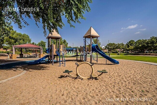 Building Photo - 514 S Marina Dr