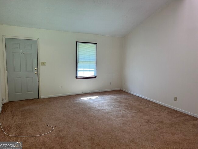 Building Photo - 415 Lexington Heights