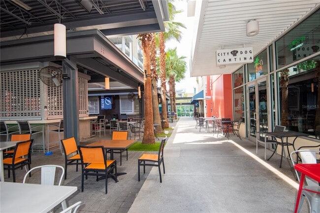 Building Photo - 1208 E Kennedy Blvd