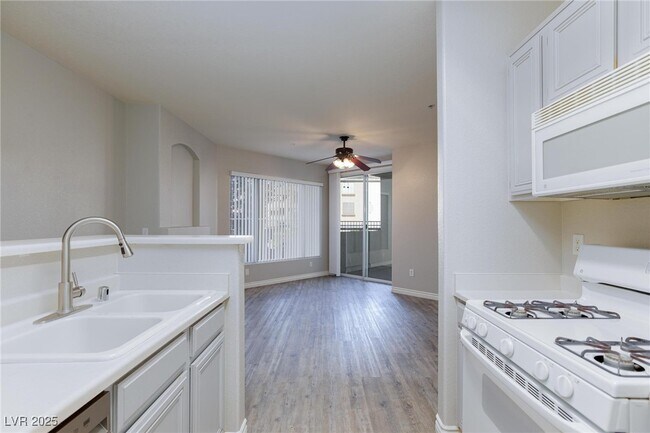 Building Photo - 7119 S Durango Dr