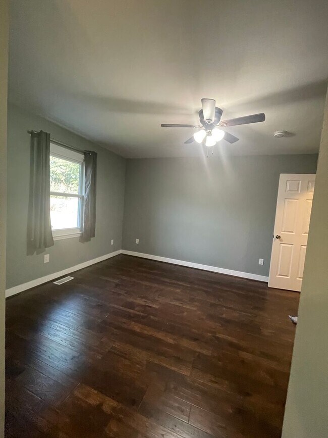 Building Photo - Lovely Single Family Ranch Home in Edgefield