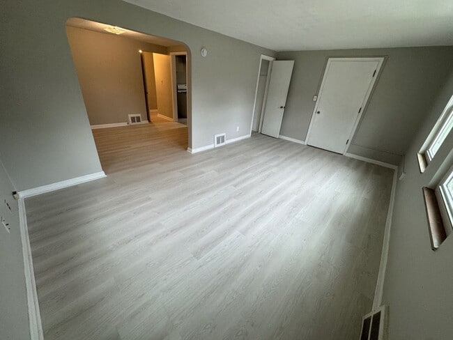 Building Photo - 414-416 E 222 ST