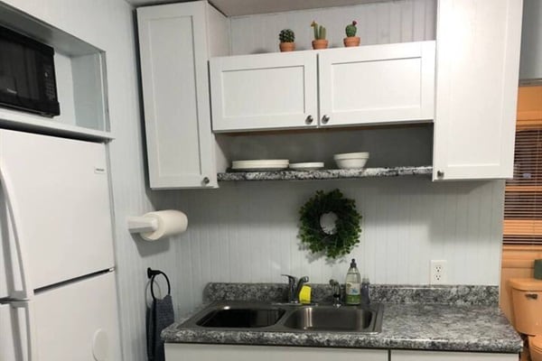 Building Photo - 407 E 13th St