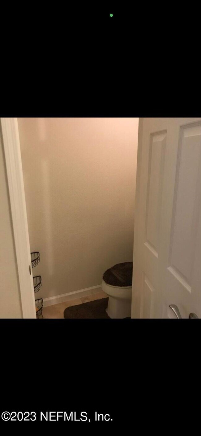 Building Photo - 6801 Roundleaf Dr