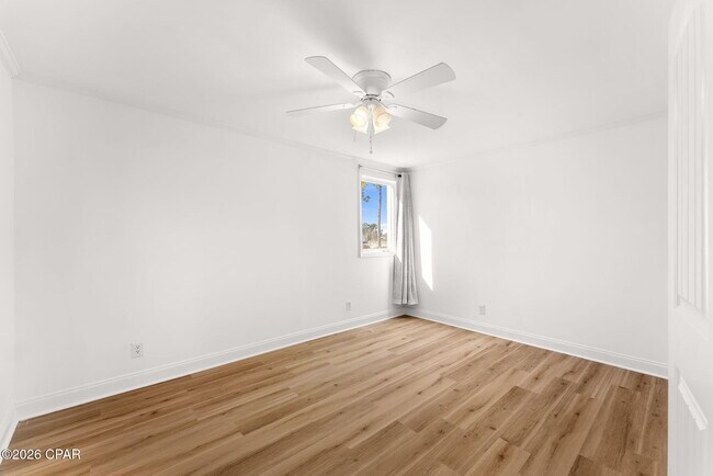 Building Photo - 4726 Bay Point Rd