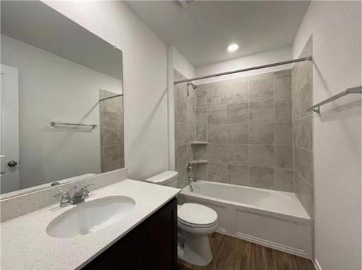 Building Photo - 110 Mountain Maple St