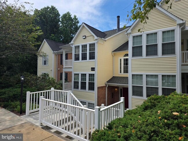 Building Photo - 628 Southern Hills Dr