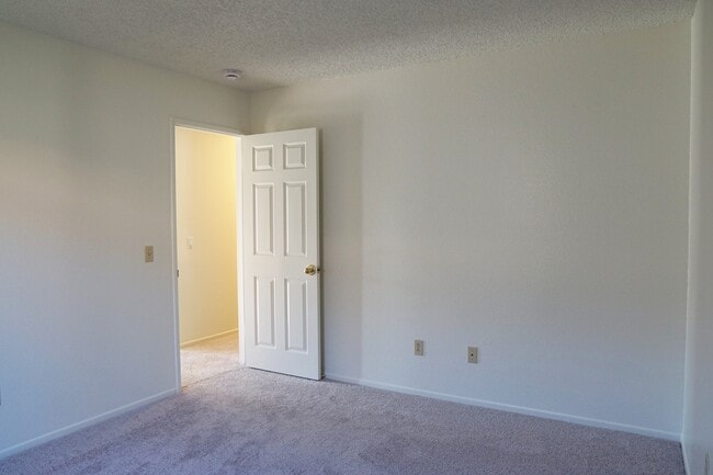 Building Photo - 68295 Risueno Rd