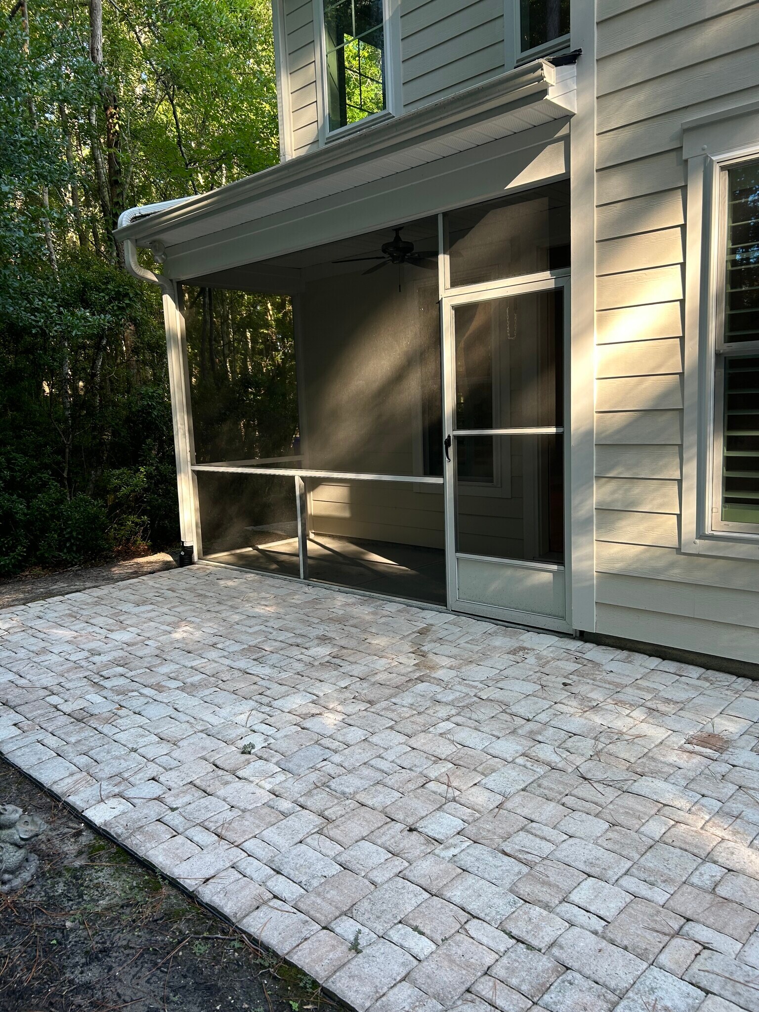 Building Photo - 3380 Eastman Dr