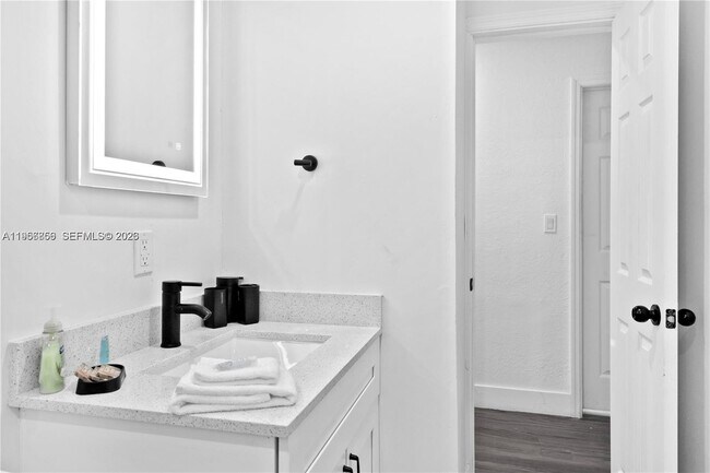 Building Photo - 6661 Freedom St