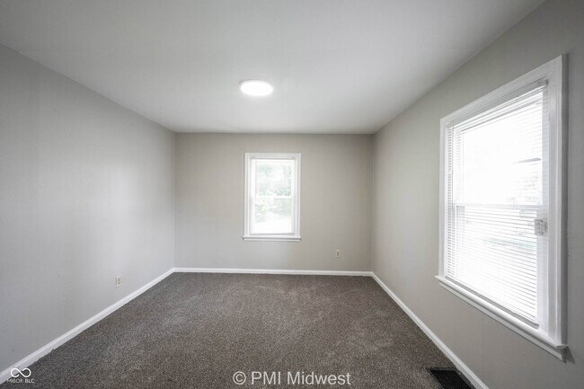 Building Photo - 4615 Caroline Ave