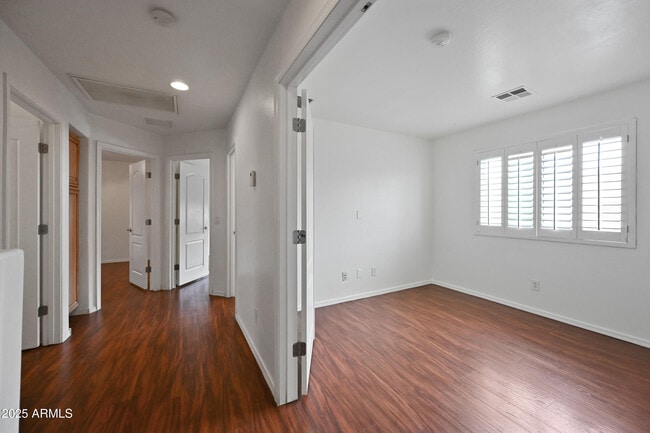Building Photo - 3963 E Pollack St