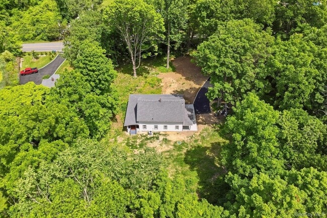 Building Photo - 472 Bullet Hole Rd