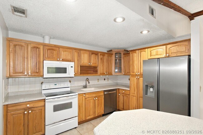 Building Photo - 1309 SE Coral Reef St