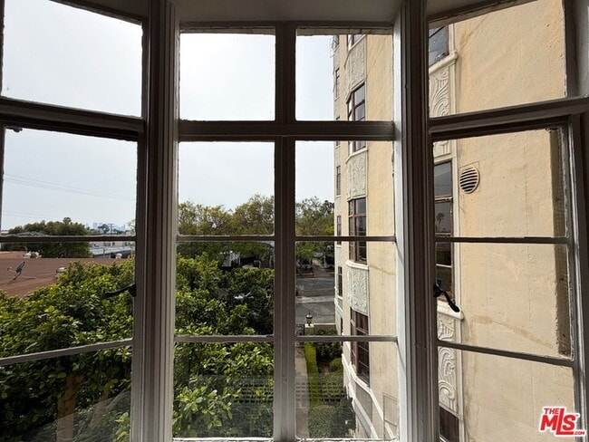 Building Photo - 1314 Hayworth Ave