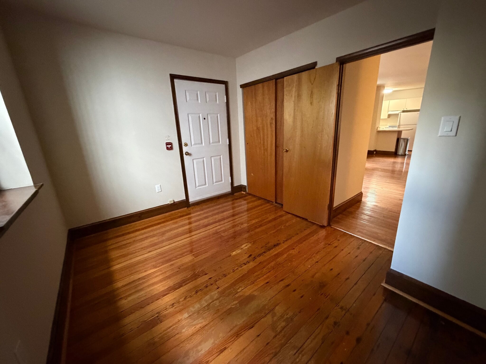 den/office - 507 Catharine St
