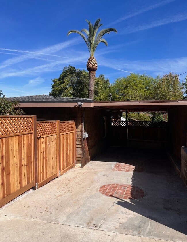 Building Photo - 507 Pullman St