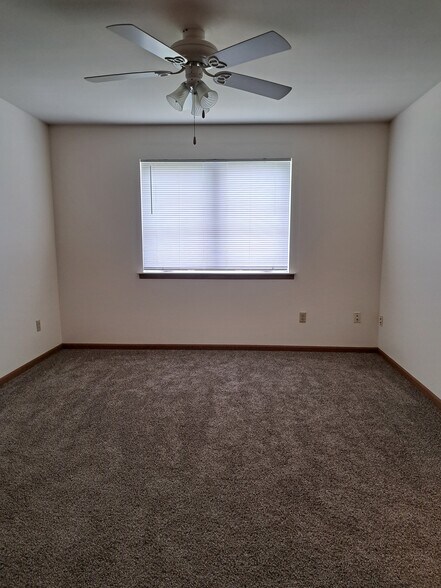 Building Photo - 586 Athletic Way