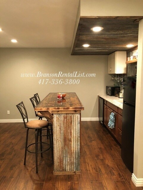Building Photo - Now Leasing for August!!!
