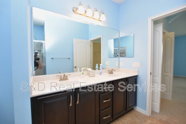 Building Photo - 5632 Aral Dr